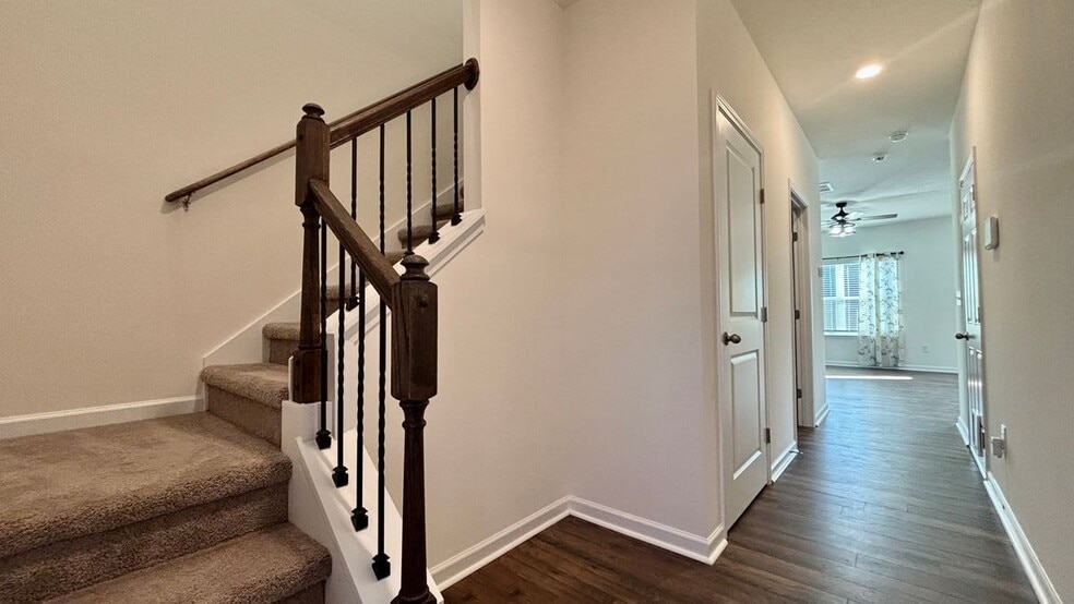 Building Photo - 333 Emma Victoria Wy