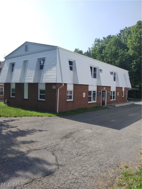 Building Photo - 127 Shields Rd