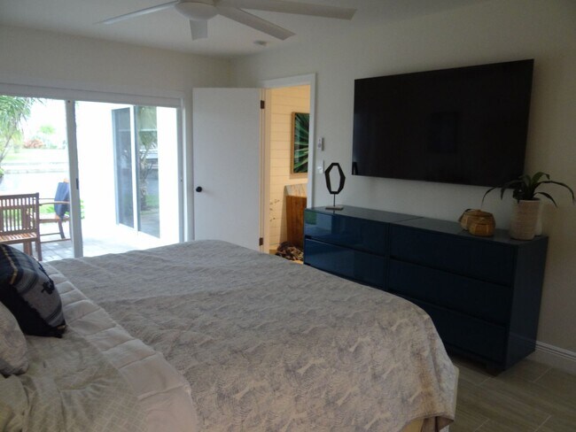 Building Photo - AVAILABLE SEASON 2027   PUNTA GORDA ISLES  SALTWATER FRONT HOME $5000