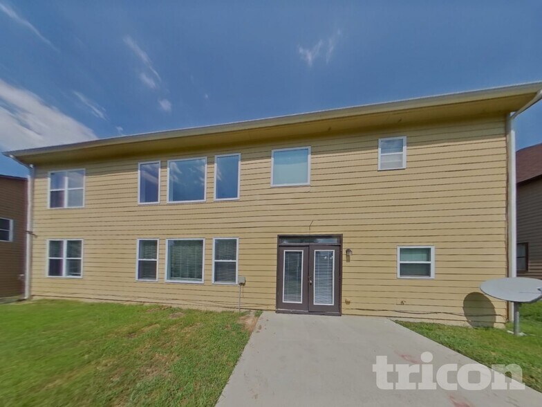 Building Photo - 7259 Madison Cir