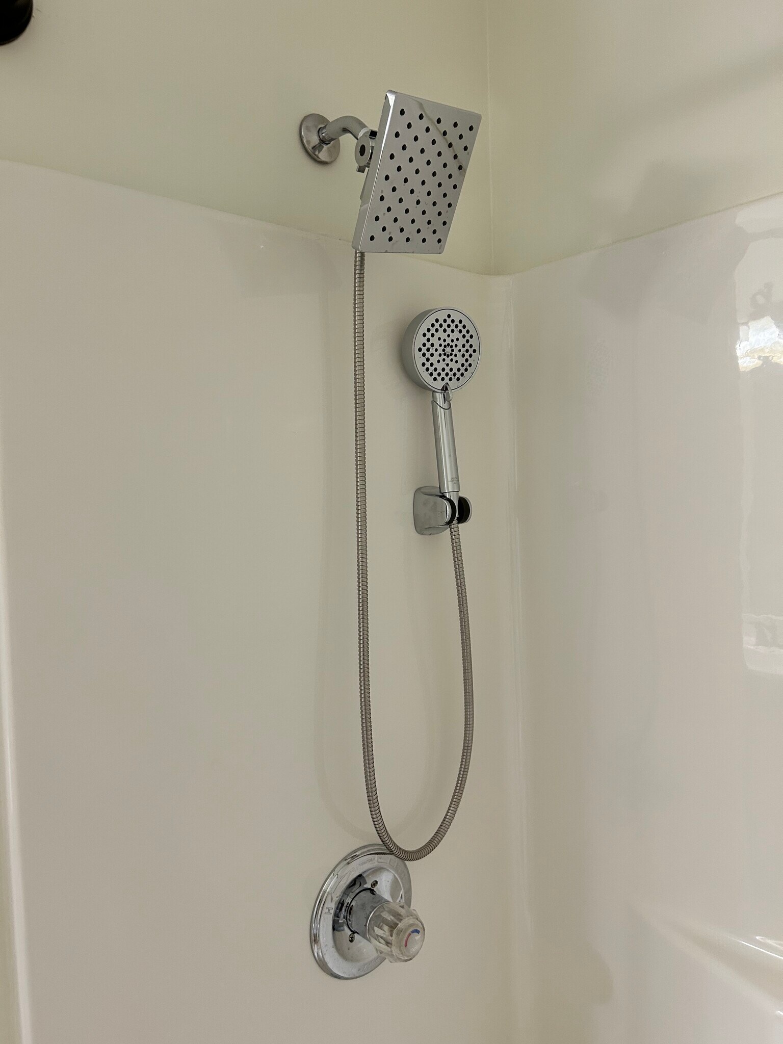 Guest bathroom - 13051 Sanderling Ln