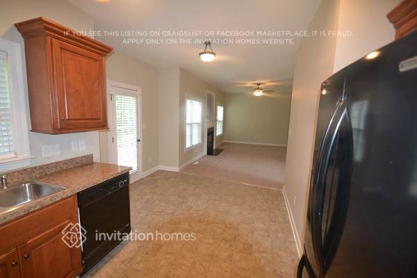 Building Photo - 60 Anderby Dr