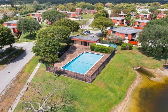 Building Photo - 3750 Victoria Dr