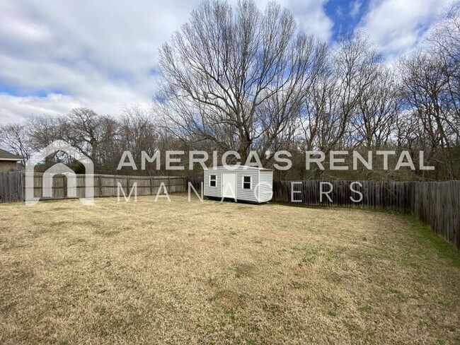 Building Photo - Home for Rent in Montgomery with Fenced in Backyard!!! New LVP Flooring! View with 48 Hours Notic...