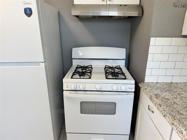 Building Photo - 2949 Cunningham Dr