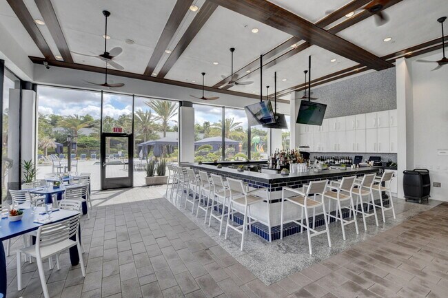 Building Photo - 17112 Aquavera Way