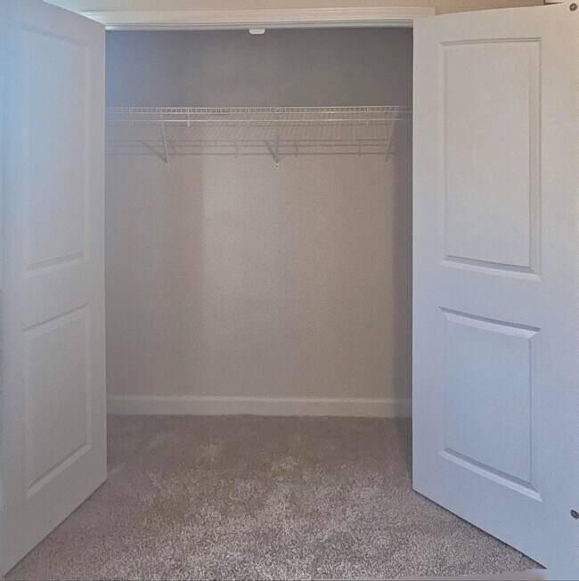 Building Photo - A Place to Call Home in Cypress Ridge 3 Bedroom Rental