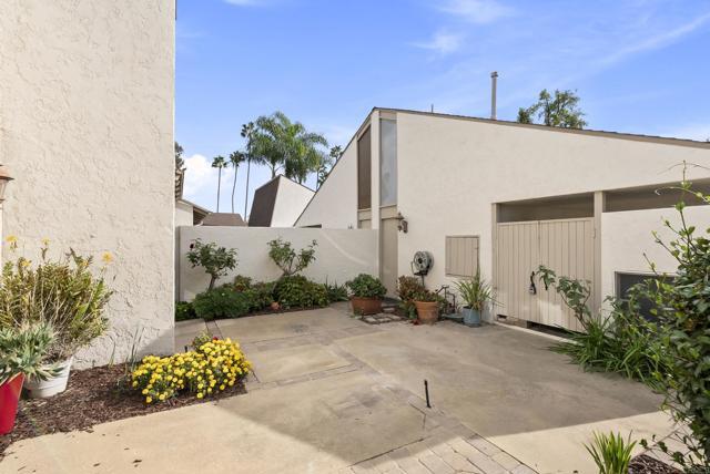 Building Photo - 219 Via Osuna