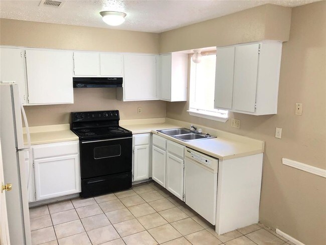 Building Photo - 4514 Towergate Dr