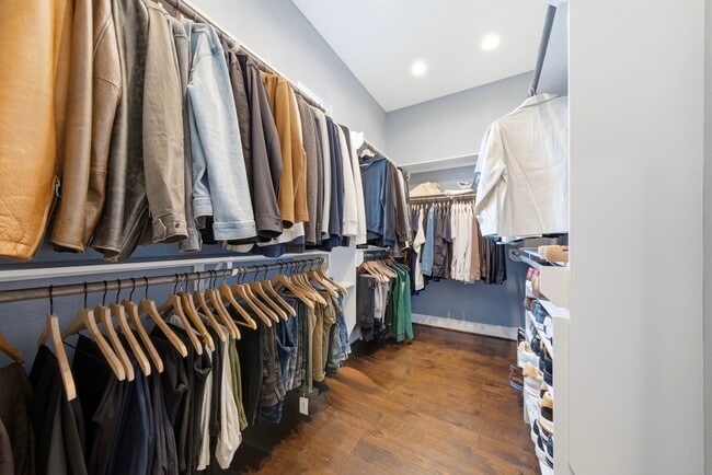 Building Photo - 4306 Center St