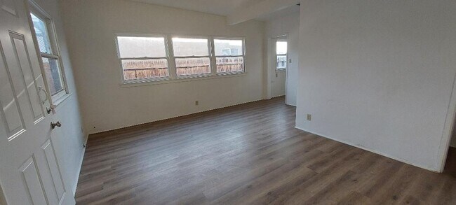 Living Room, Dinning Area - 1252 Vine St