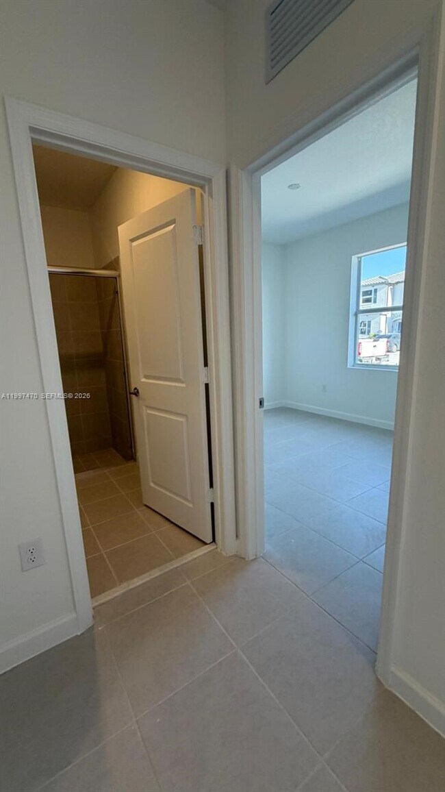 Building Photo - 1077 NW 2nd Ter