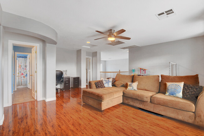 Building Photo - 5642 Breckenridge St