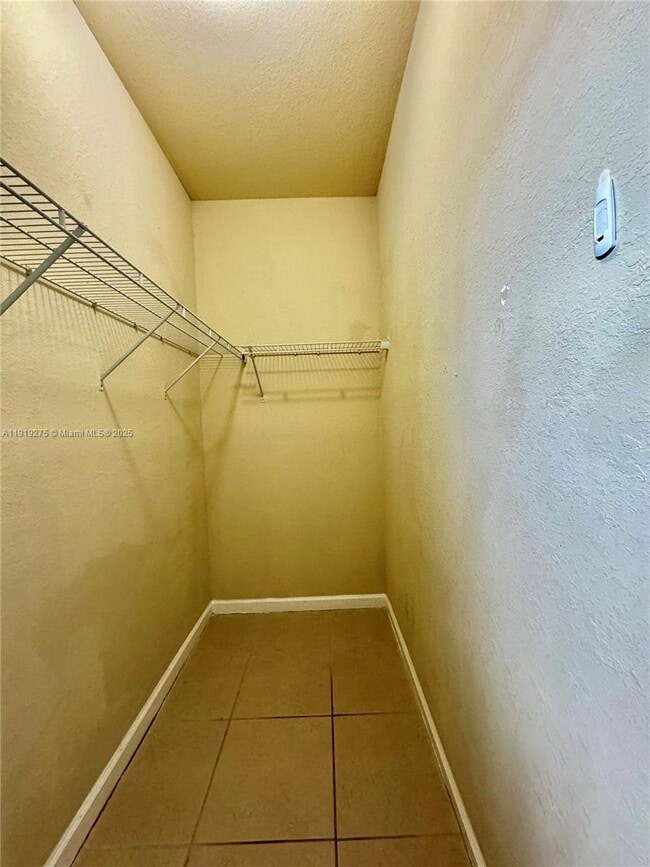 Building Photo - 9575 SW 171st Pl