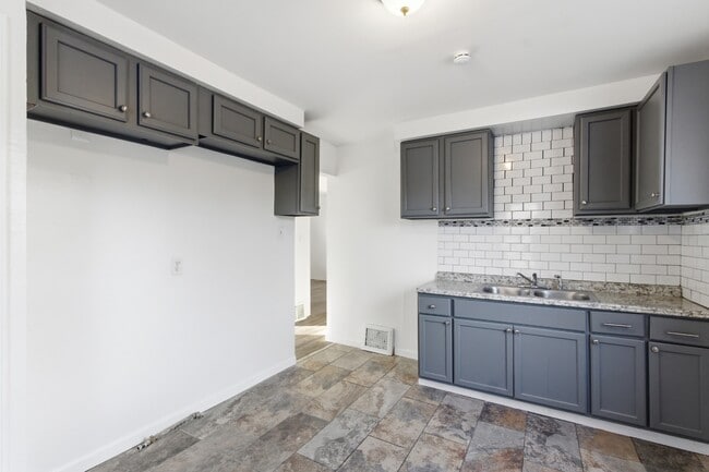 Building Photo - 9614 Schaefer Hwy