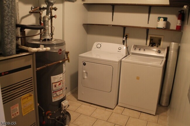 Building Photo - 55 Crabapple Ln