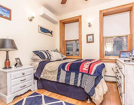 Building Photo - 137 Charles St