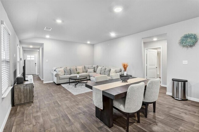 Building Photo - 348 Globe Mallow Cir