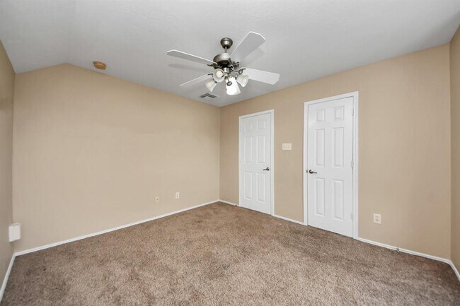 Building Photo - 2142 Vermillion Oak St