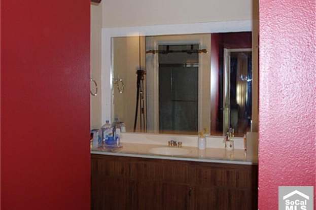Building Photo - 21 Streamwood-