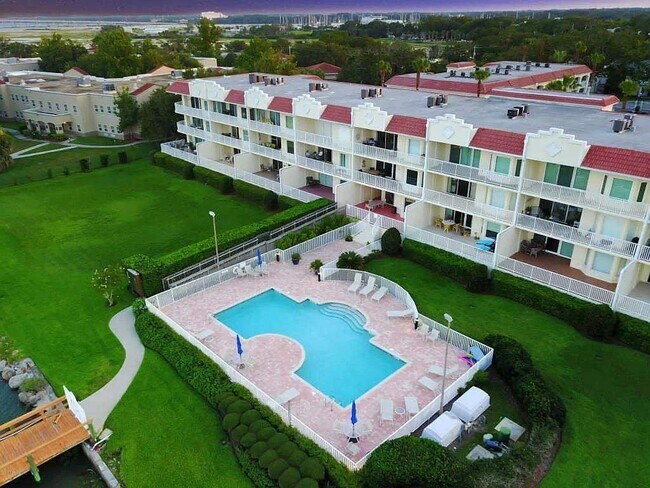 Building Photo - 157 Marine St