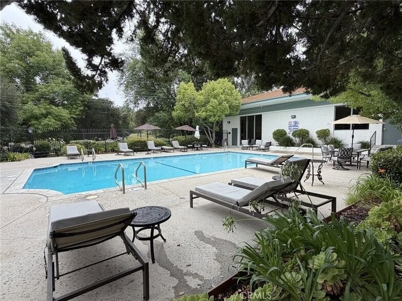 Building Photo - 4748 Park Granada