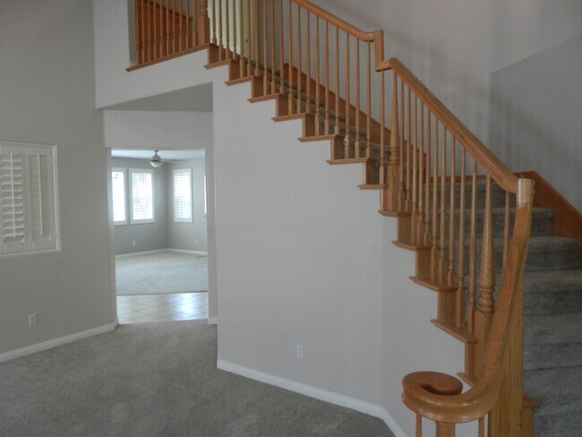 Building Photo - 3211 Rancho Quartillo