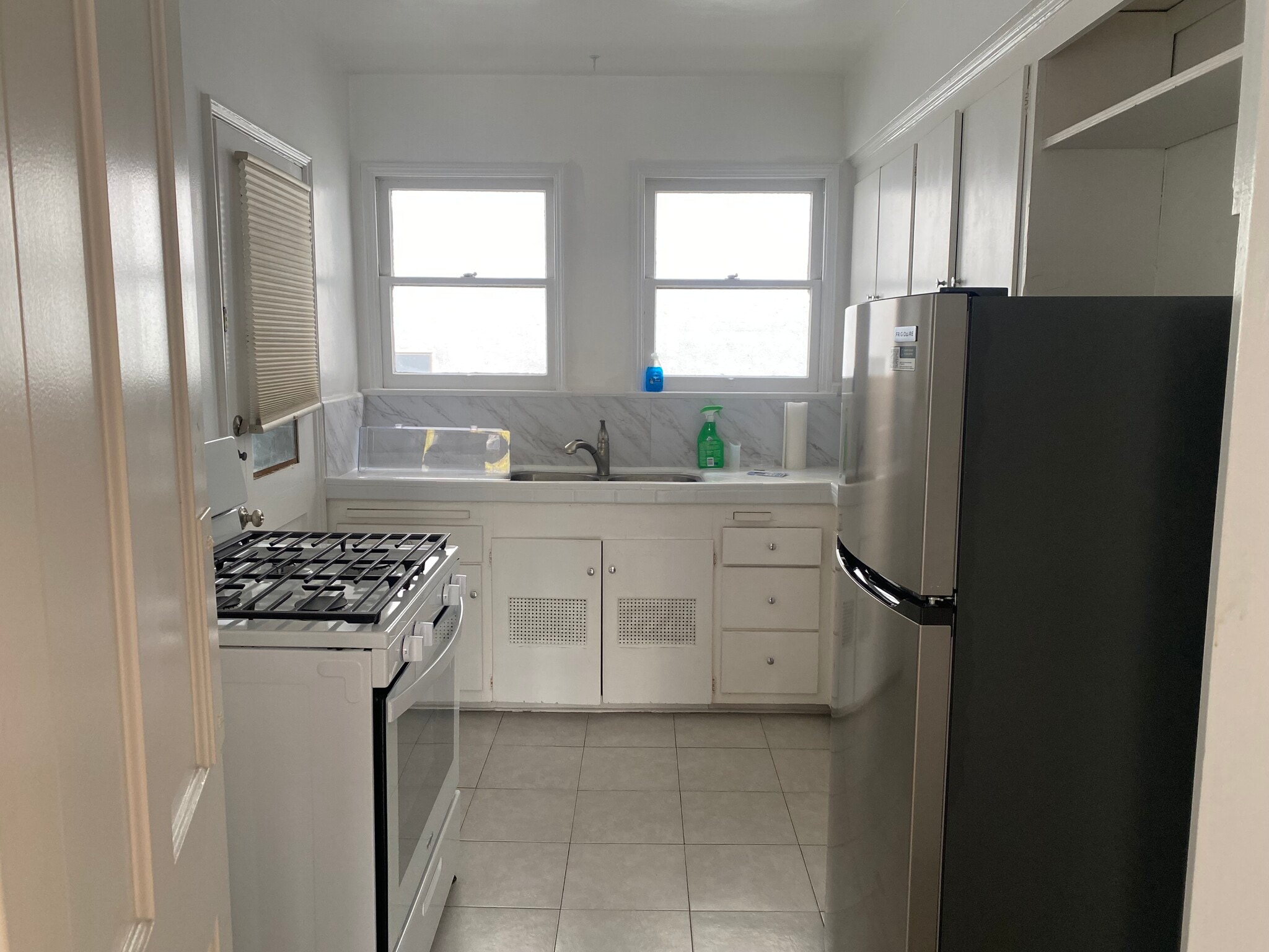 kitchen - 1206 Beverly Green Dr