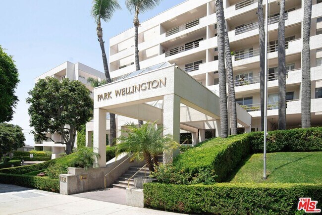 Building Photo - 1131 Alta Loma Rd