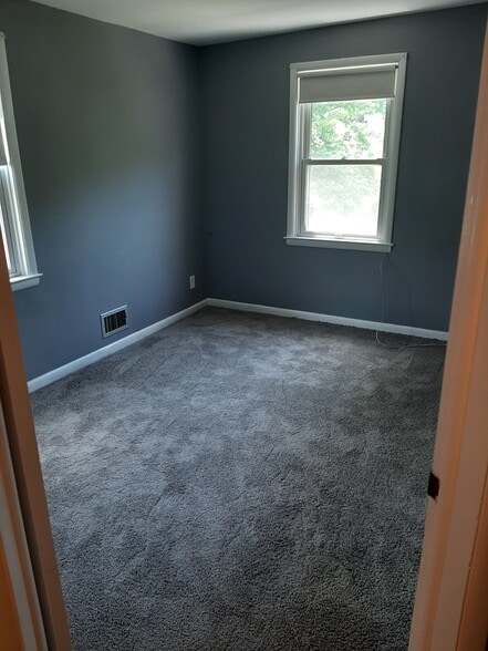 Bedroom - 4611 Parkwood Ave