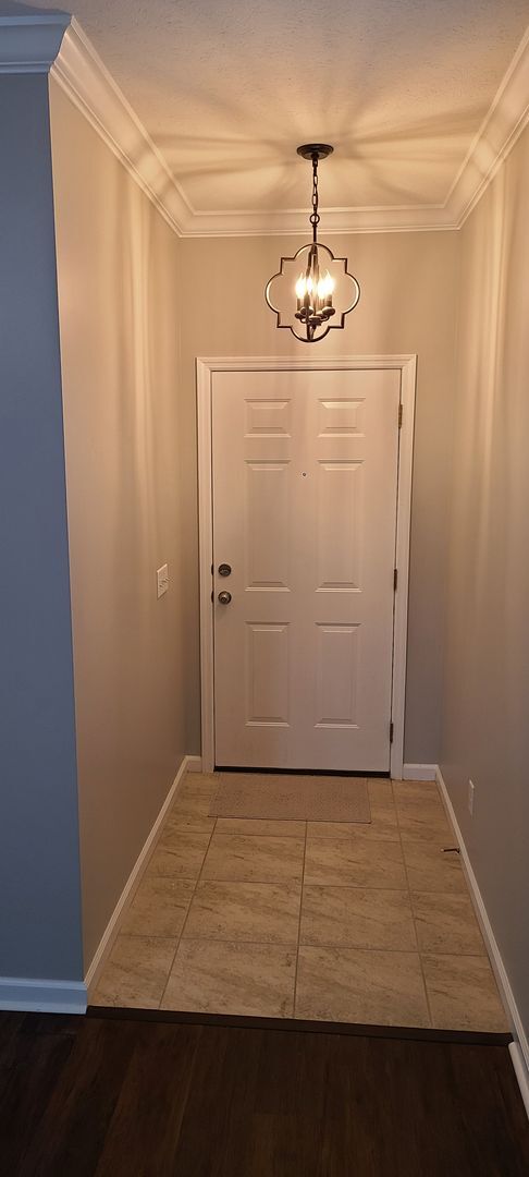 Building Photo - 810 E 24th St