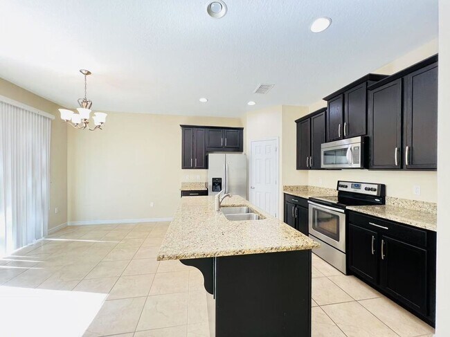 Building Photo - 1134 Victoria Glen Dr