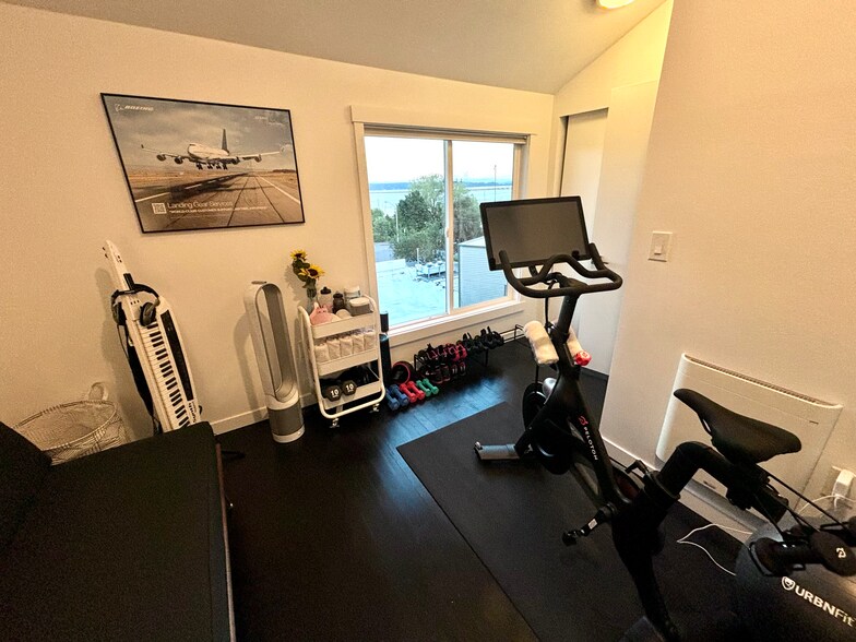 Building Photo - 110 Erie Ave