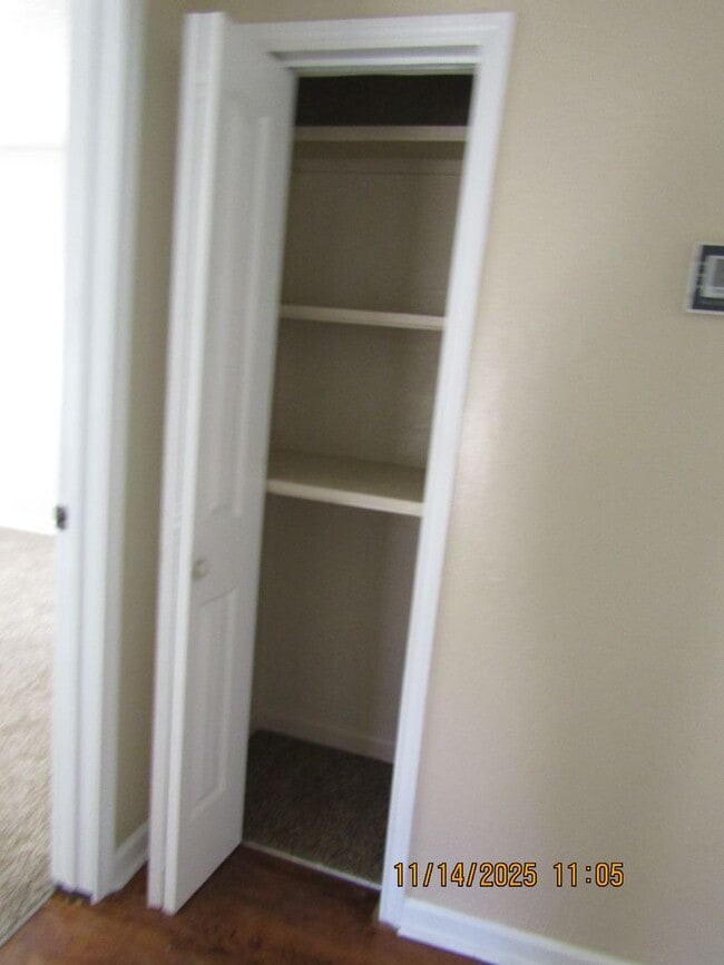 Building Photo - Fields and Dunning Home! Small Pet Negotia...