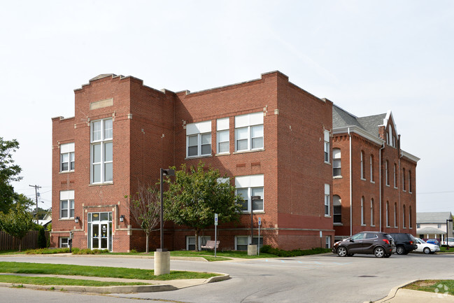 Building Photo - Central Schools