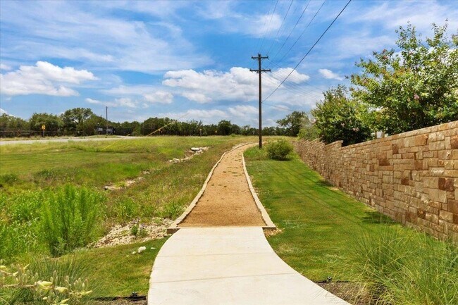 Building Photo - 271 Eclipse Dr