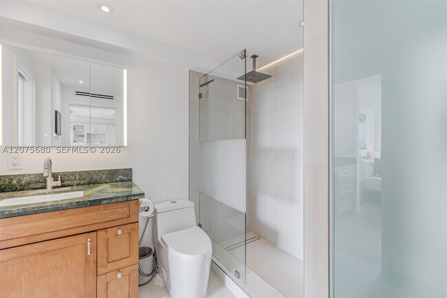 Building Photo - 401 Ocean 903