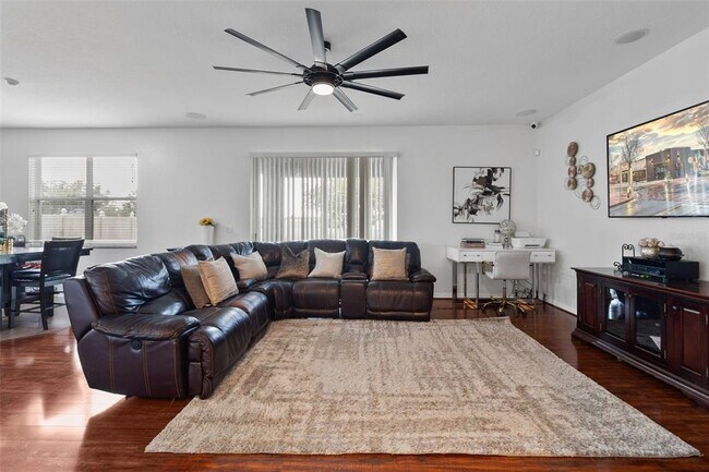 Building Photo - 15210 Montesino Dr