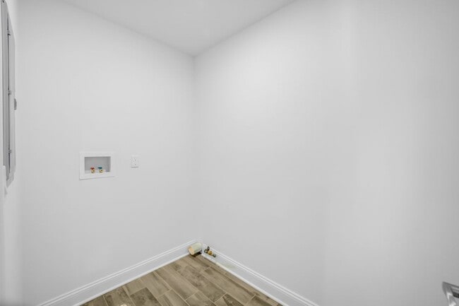 Building Photo - 146 N 15th St