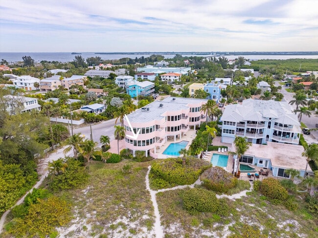 Building Photo - 3708 Gulf Dr