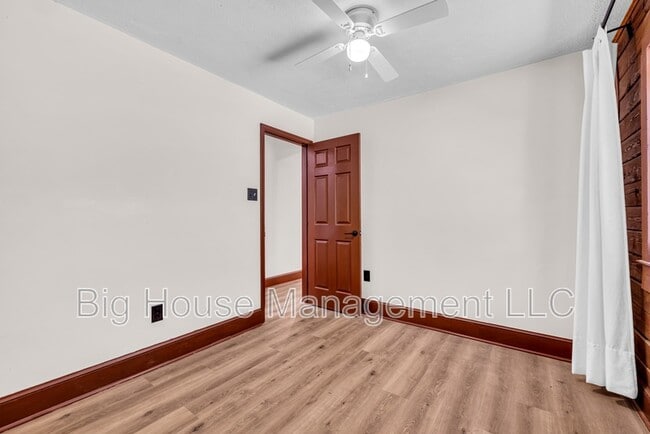 Building Photo - 1155 Old Linden Rd
