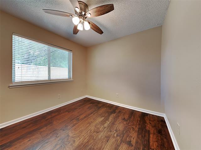 Building Photo - 3411 Old Oaks Dr