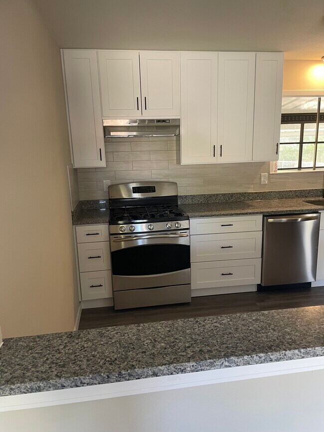 Building Photo - 410 W Lindbergh Blvd