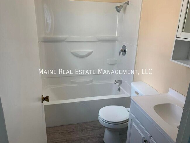 Building Photo - 47 Hill St