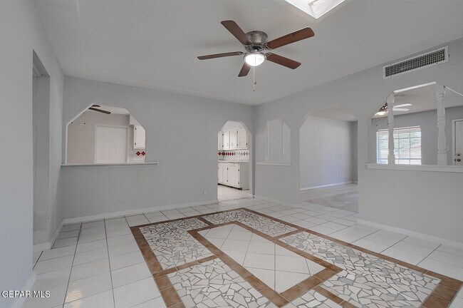 Building Photo - 10368 Potencia Dr