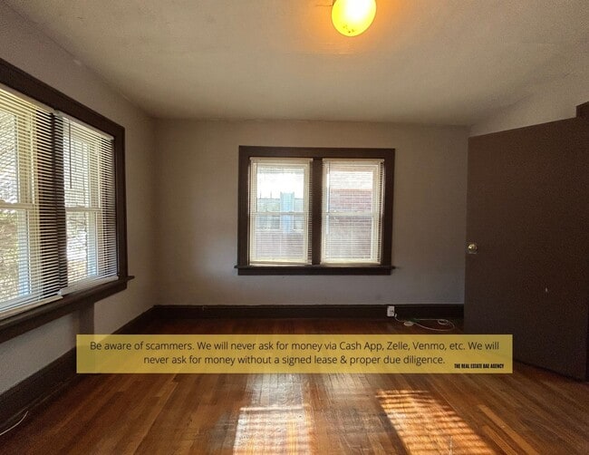 Building Photo - 8677 Oriole Ave