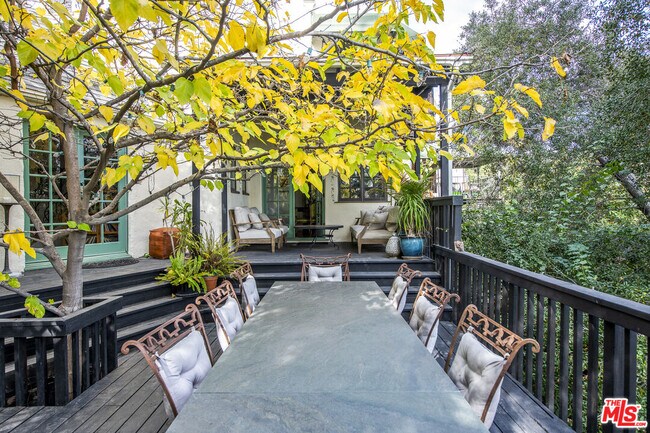 Building Photo - 4458 Dundee Dr