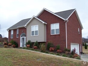 Building Photo - Charming Mountain Retreat in Seymour, TN!