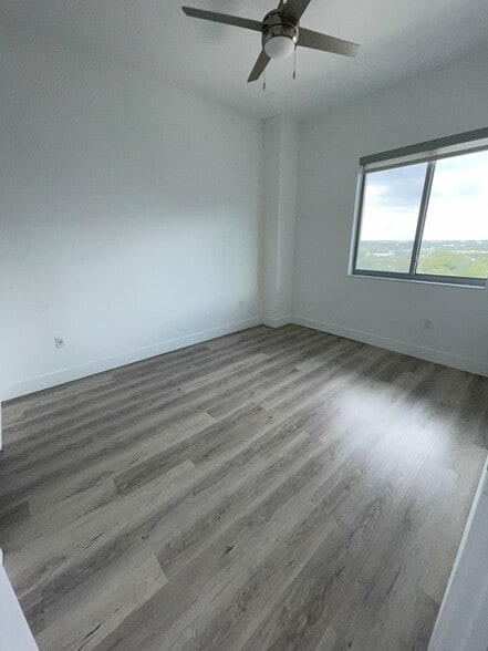 Building Photo - 147 NW 32nd St