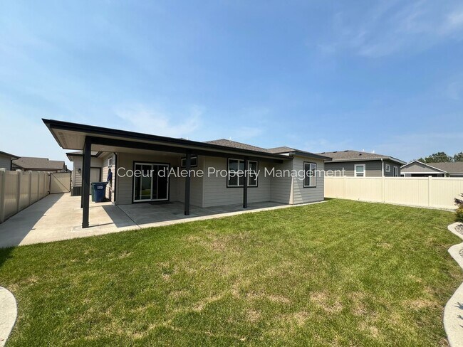 Building Photo - 3 bed house in Woodbridge